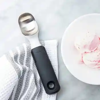 OXO Good Grips Classic Ice Cream Scoop